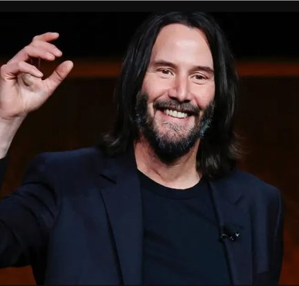 Does Keanu Reeves responds to fan mail