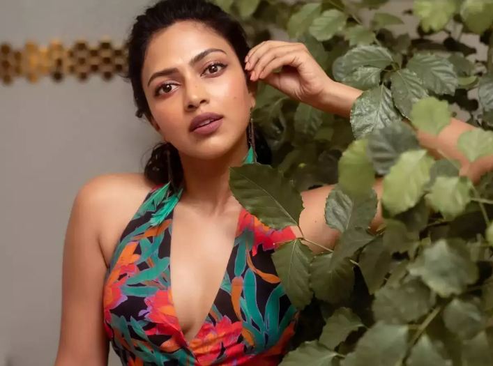 How to Contact Amala Paul: Phone Number, Contact, Whatsapp, Fanmail Address, Email ID, Website