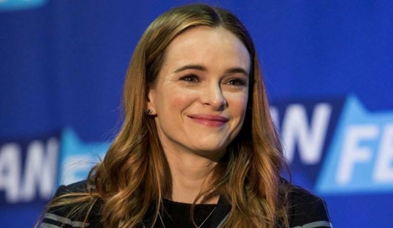 How to Contact Danielle Panabaker: Phone Number, Contact, Whatsapp, Fanmail Address, Email ID, Website