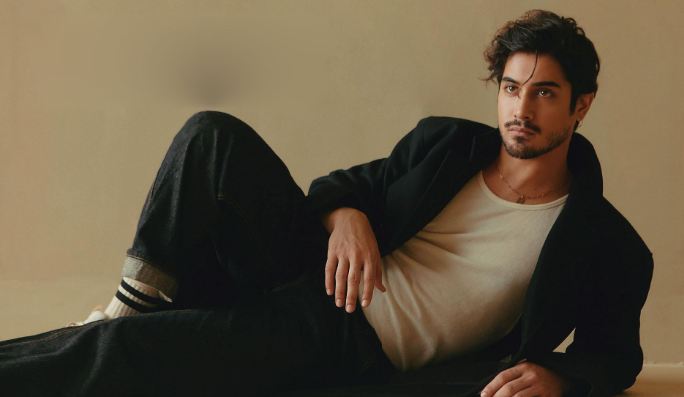 How to Contact Avan Jogia: Phone Number, Contact, Whatsapp, Fanmail Address, Email ID, Website