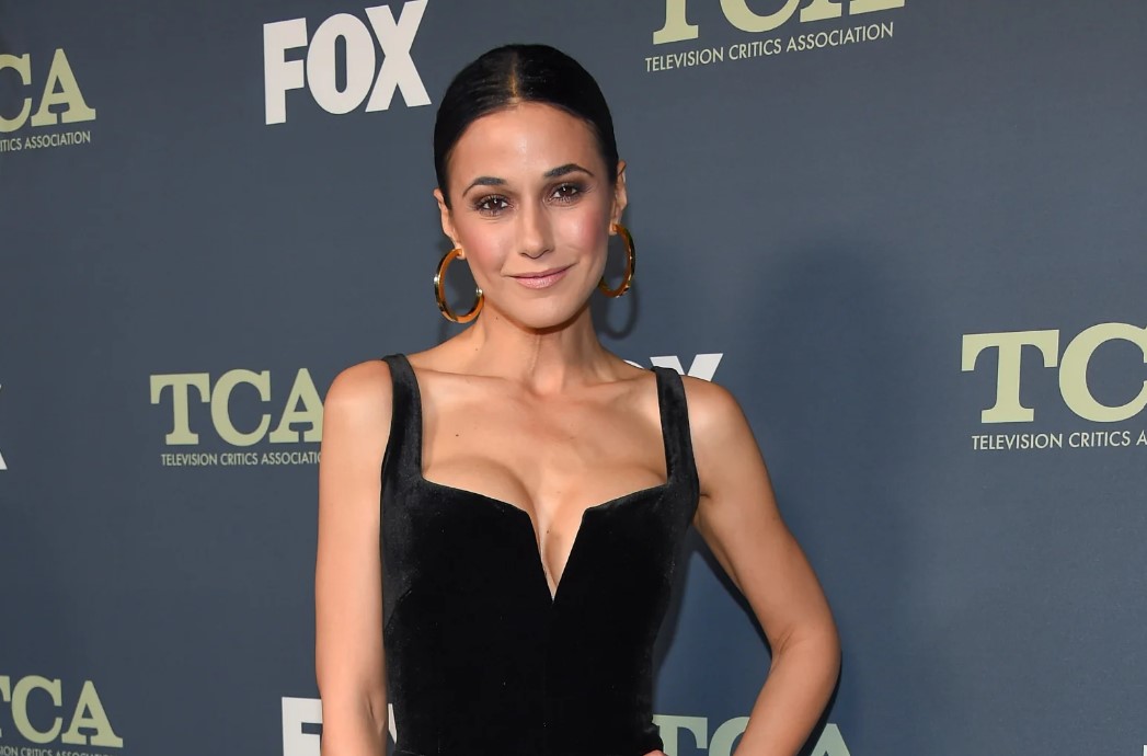 How to Contact Emmanuelle Chriqui: Phone Number, Contact, Whatsapp, Fanmail Address, Email ID, Website