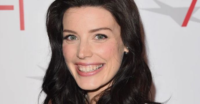 How to Contact Jessica Paré: Phone Number