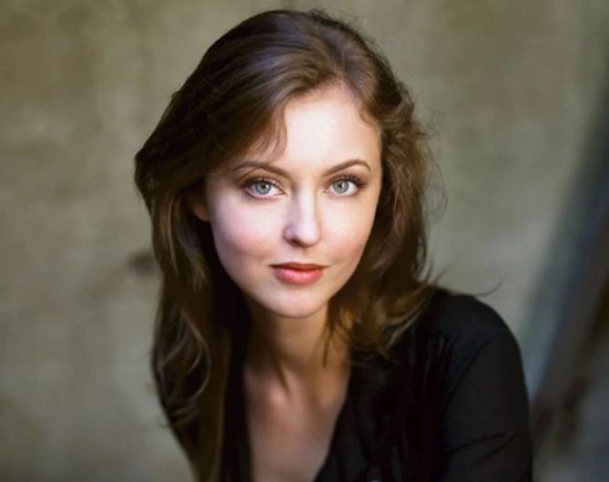 How to Contact Katharine Isabelle: Phone Number, Contact, Whatsapp, Fanmail Address, Email ID, Website