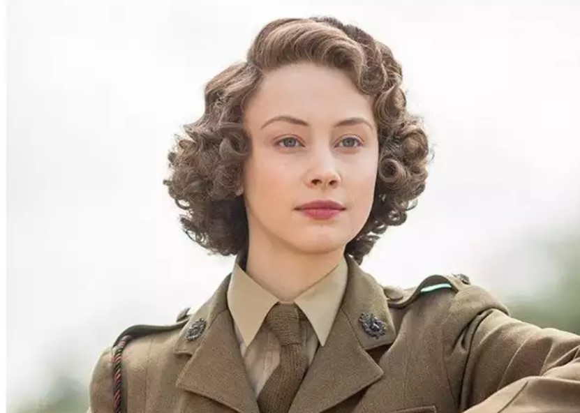How to Contact Sarah Gadon: Phone Number, Contact, Whatsapp, Fanmail Address, Email ID, Website