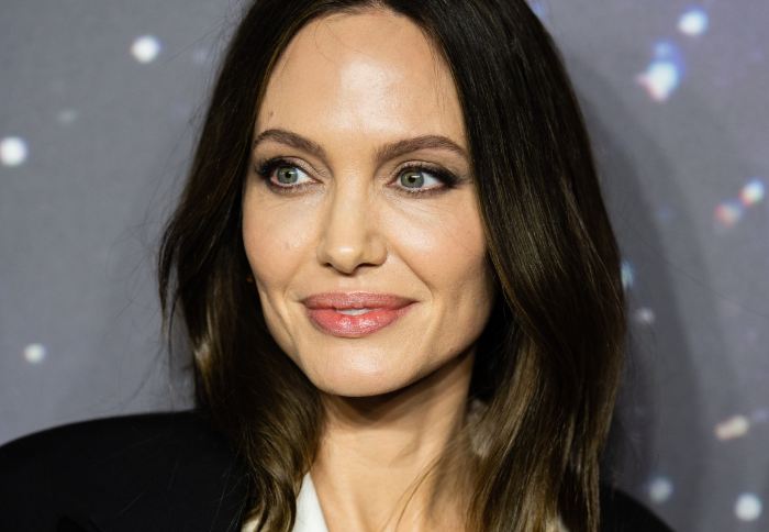 How to Contact Angelina Jolie: Phone Number