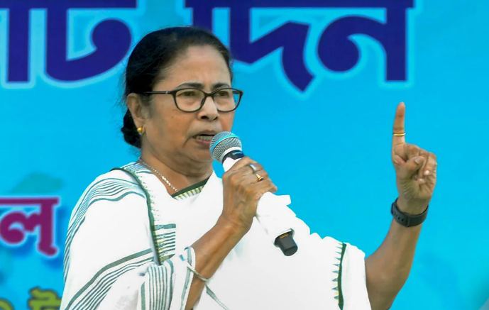 How to Contact Mamata Banerjee: Phone Number, Contact, Whatsapp, Fanmail Address, Email ID, Website
