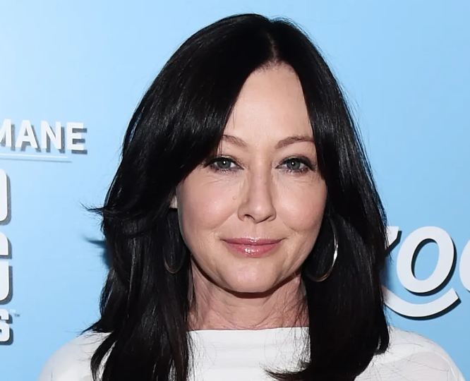 How to Contact Shannen Doherty: Phone Number, Contact, Whatsapp, Fanmail Address, Email ID, Website